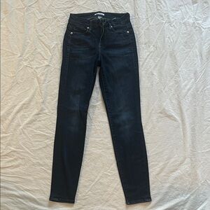 Good American Dark Wash Skinny Jeans - MISSING BUTTON